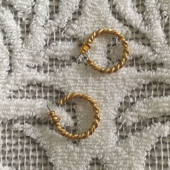 Text Gold  hoop Earrings - Picture 5 of 8